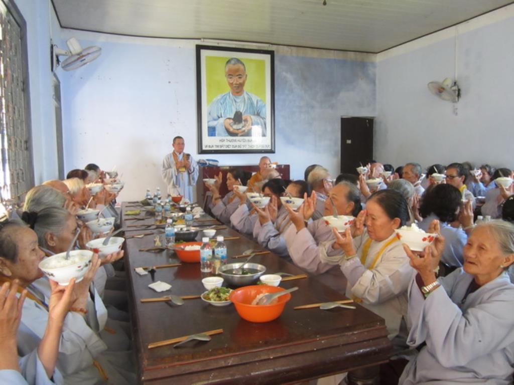 Một ngày tu tập Bát Quan Trai giới tại chùa Đức Hòa