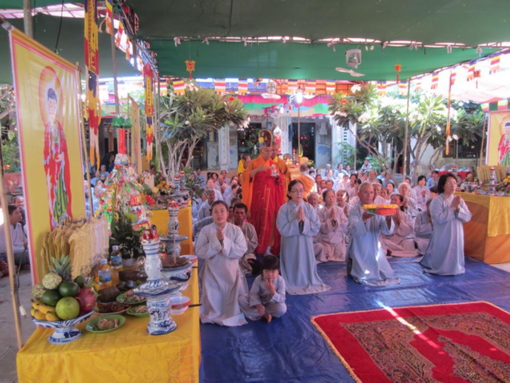 Đại lễ cầu siêu trai đàn chẩn tế giải oan bạt độ tại chùa Khánh Long