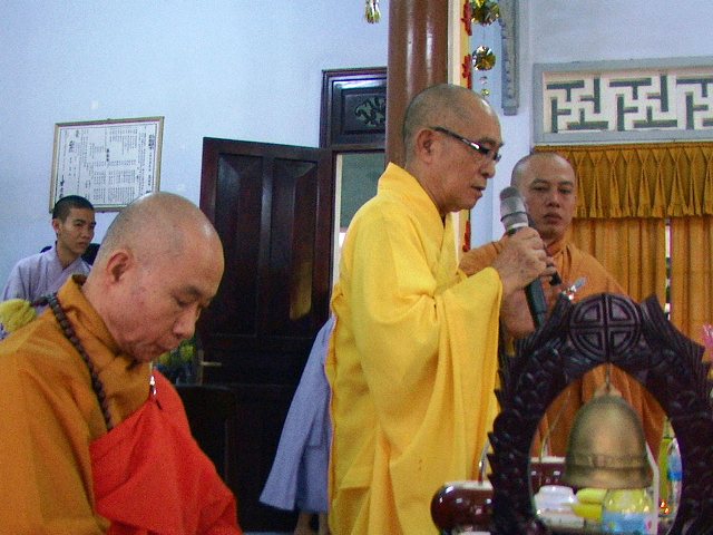 Khánh Hòa: Nghĩa Minh Ni tự lễ Trai tăng cúng dường