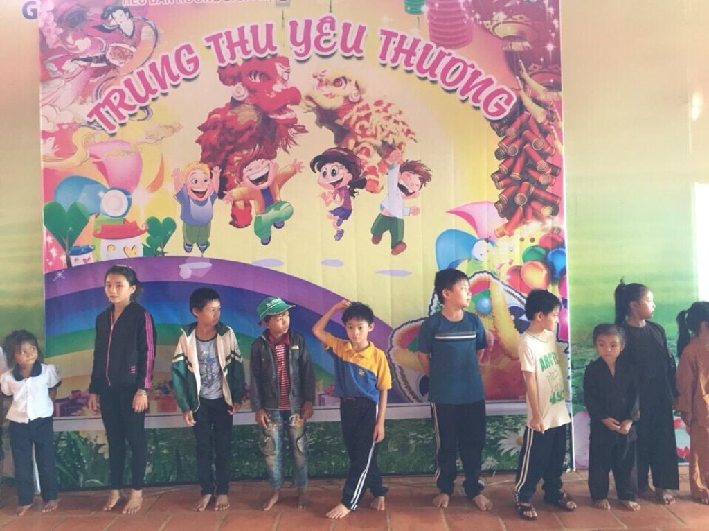 Khóa Tu Một Ngày An Lạc Và Vui Trung Thu Cho Các Em Phật Tử Tại Chùa Hoa Nghiêm (PL: 2559 – DL: 2015)
