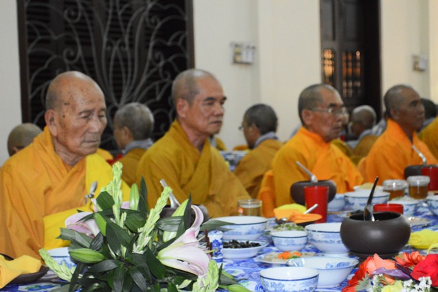 Phái đoàn Hội đồng Trị sự Trung ương Giáo hội thăm Trường hạ Khánh Hòa