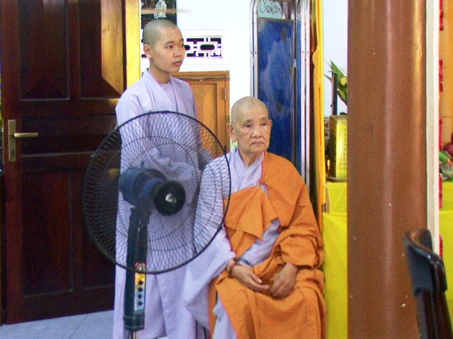 Khánh Hòa: Nghĩa Minh Ni tự lễ Trai tăng cúng dường