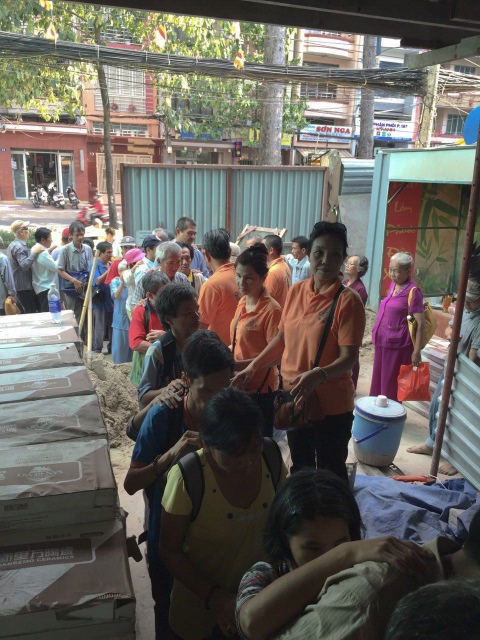 Quỹ Đạo Phật Ngày Nay: Tặng quà cho 163 người khiếm thị thành phố 09-2015