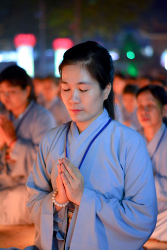 Đêm Hoa Đăng vía Phật A Di Đà