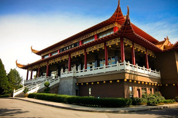 Danh thắng Linh Nghiêm sơn tự Canada