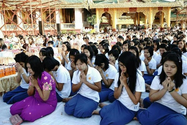 Chùm ảnh Lễ Dâng Y Kathina tại thành phố Dawei, Myanmar