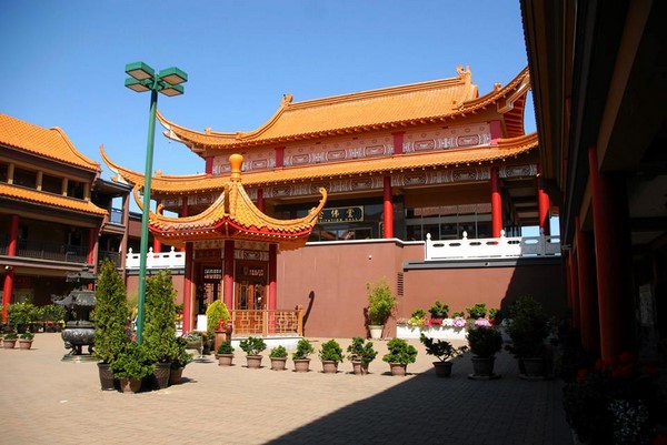 Danh thắng Linh Nghiêm sơn tự Canada