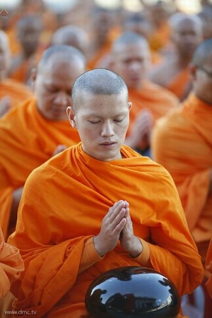 Chùm ảnh Dâng y Kathina tại Tỉnh Pathum Thani, Thái Lan