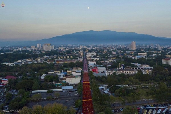 Thái Lan: Chùm ảnh 10.000 chư tôn đức Tăng già hành hương khất thực tại Chiangmai