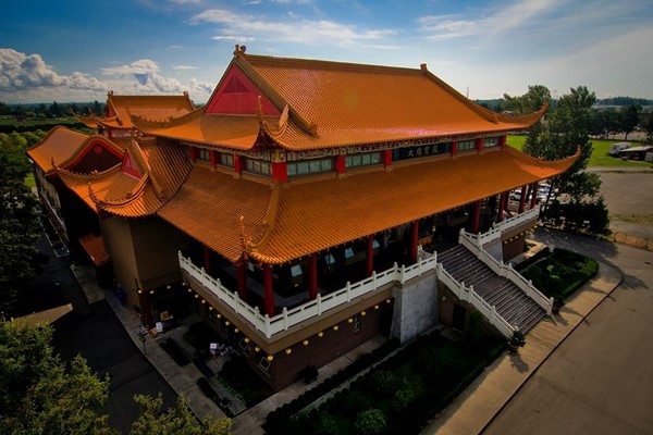 Danh thắng Linh Nghiêm sơn tự Canada