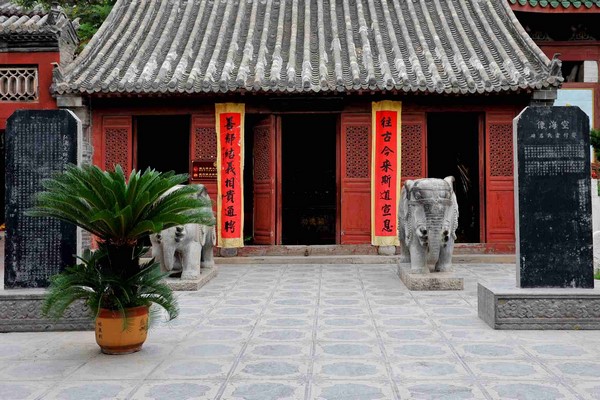 Ngôi Già lam Phật địa Đại Tướng Quốc Tự tỉnh Hà Nam Trung Quốc