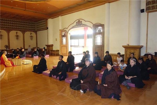 Nam Phi: Nam Hoa Tự tổ chức Phật thất tịnh thân tâm cuối năm