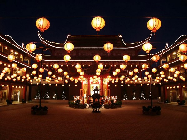 Danh thắng Linh Nghiêm sơn tự Canada