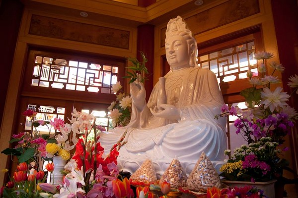 Danh thắng Linh Nghiêm sơn tự Canada