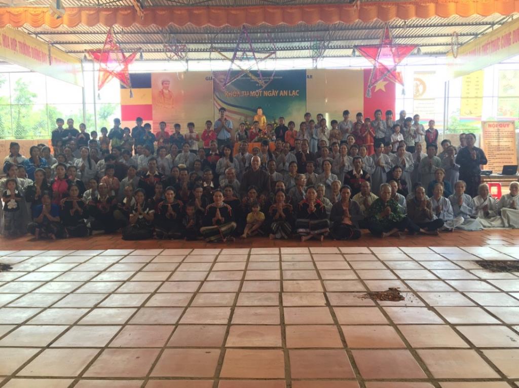 Khóa Tu Một Ngày An Lạc Tại Chùa Hoa Nghiêm