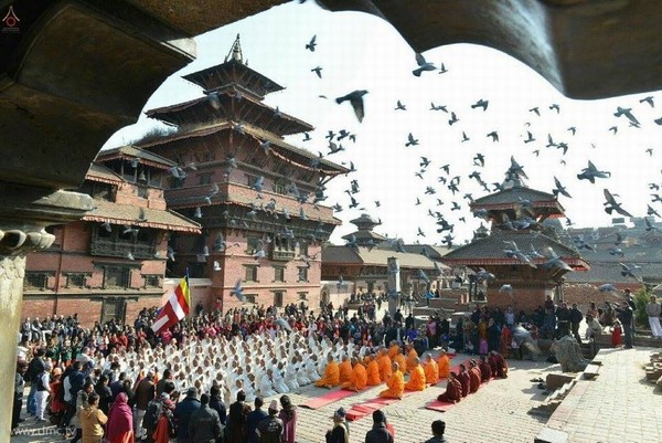 Nepal: Phật giáo tổ chức xuất gia gieo duyên và nhiễu hành quanh Thành phố Kathmandu