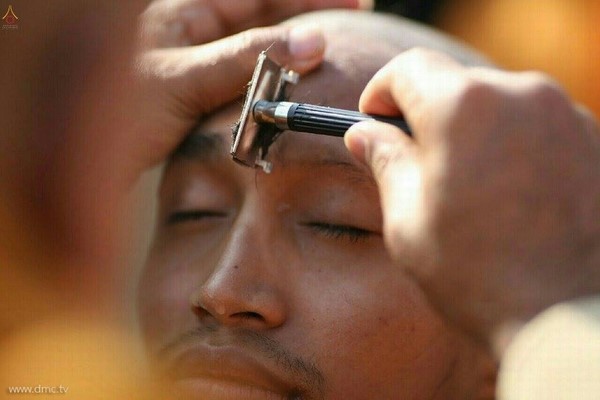Nepal: Phật giáo tổ chức xuất gia gieo duyên và nhiễu hành quanh Thành phố Kathmandu