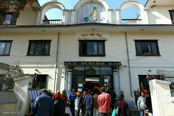 Nepal: Phật giáo tổ chức xuất gia gieo duyên và nhiễu hành quanh Thành phố Kathmandu