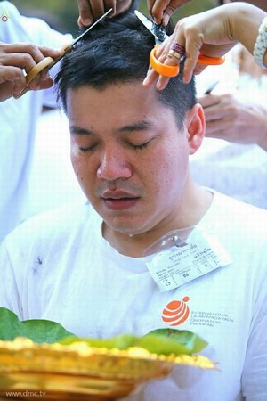 Thái Lan: Chùm ảnh Tu viện Dhammakaya tổ chức cho người Campuchia xuất gia