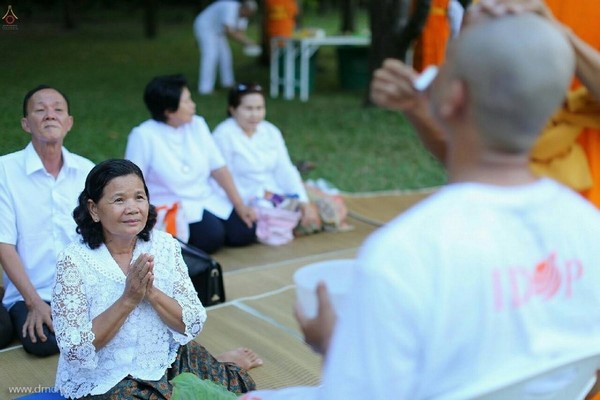Thái Lan: Chùm ảnh Tu viện Dhammakaya tổ chức cho người Campuchia xuất gia