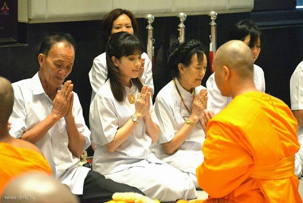 Thái Lan: Chùm ảnh Tu viện Dhammakaya tổ chức cho người Campuchia xuất gia