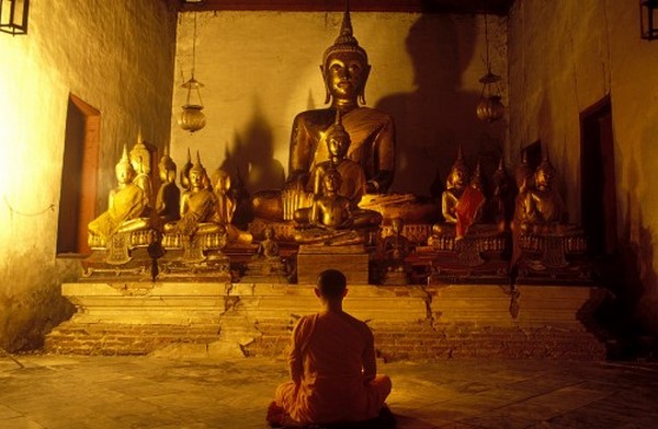 Thái Lan: Thiền sư Mongkhonthepmuni 08 pho tượng vàng ròng tôn trí các nơi khác nhau