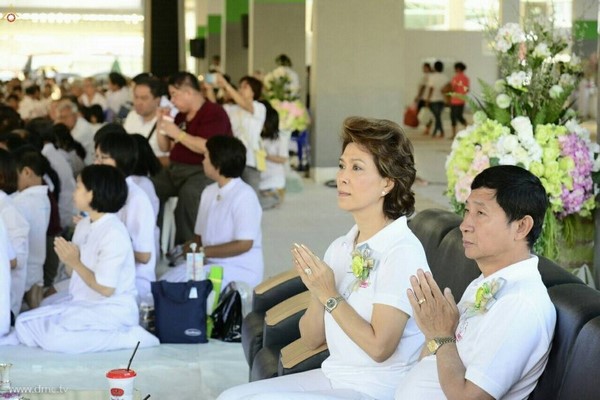 Chùm ảnh Dâng y Kathina tại Tỉnh Pathum Thani, Thái Lan