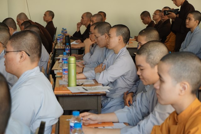 Quỹ Đạo Phật Ngày Nay kết hợp với TTYK Phước An hỗ trợ bảo hiểm y tế cho 600 Tăng Ni sinh