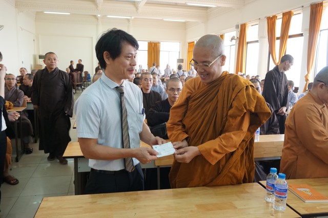 Quỹ Đạo Phật Ngày Nay kết hợp với TTYK Phước An hỗ trợ bảo hiểm y tế cho 600 Tăng Ni sinh
