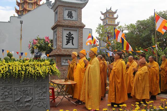 Nam Định: Chùa Tiên Hương lễ tưởng niệm và cung nghinh xá lợi lưu nhập bảo tháp