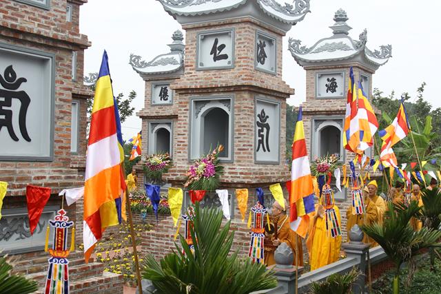 Nam Định: Chùa Tiên Hương lễ tưởng niệm và cung nghinh xá lợi lưu nhập bảo tháp