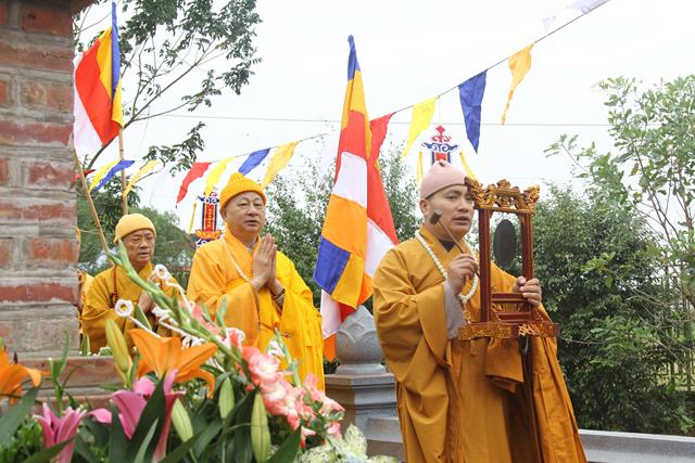 Nam Định: Chùa Tiên Hương lễ tưởng niệm và cung nghinh xá lợi lưu nhập bảo tháp