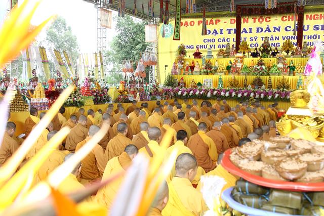 Hội thảo khoa học “Phật giáo Trúc Lâm hội tụ và lan toả