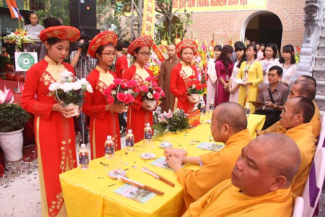 Hà Nam: Đại lễ cắt băng khánh thành Tổ đường chùa Hòa Mạc