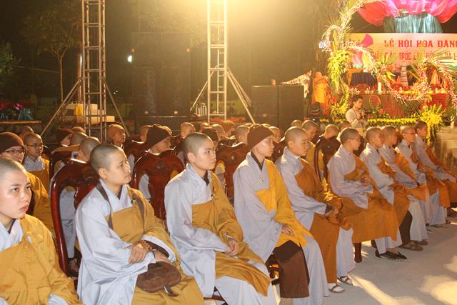 Thiêng liêng đêm hội hoa đăng “Phật giáo Trúc Lâm hội tụ và lan toả”