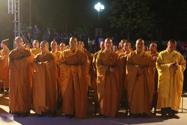 Thiêng liêng đêm hội hoa đăng “Phật giáo Trúc Lâm hội tụ và lan toả”