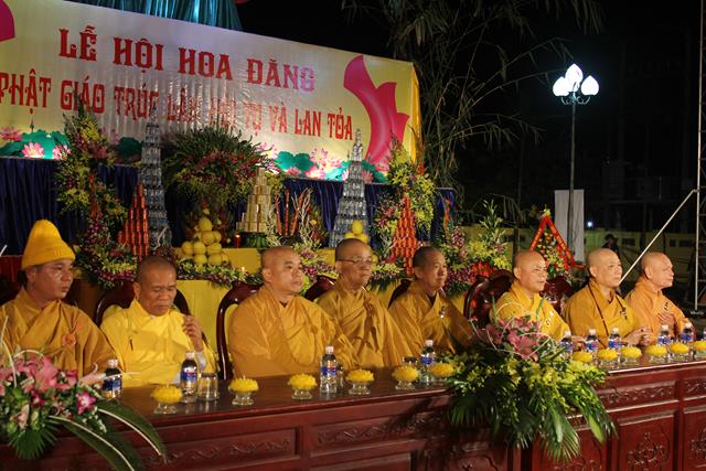 Thiêng liêng đêm hội hoa đăng “Phật giáo Trúc Lâm hội tụ và lan toả”