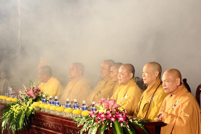 Thiêng liêng đêm hội hoa đăng “Phật giáo Trúc Lâm hội tụ và lan toả”