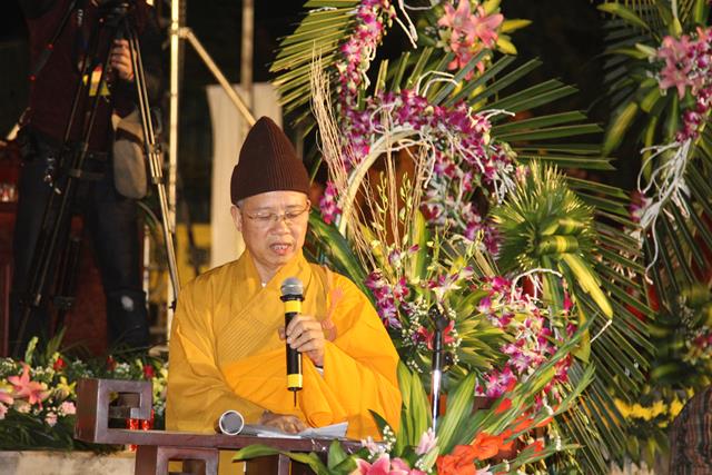 Thiêng liêng đêm hội hoa đăng “Phật giáo Trúc Lâm hội tụ và lan toả”