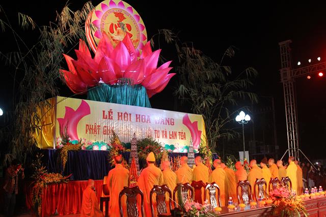 Thiêng liêng đêm hội hoa đăng “Phật giáo Trúc Lâm hội tụ và lan toả”