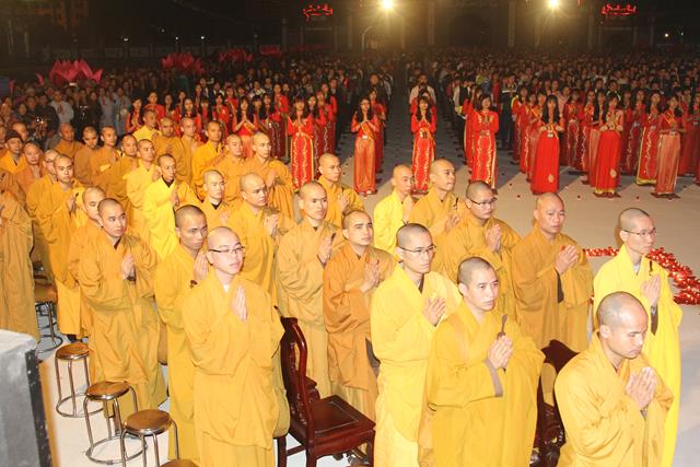 Thiêng liêng đêm hội hoa đăng “Phật giáo Trúc Lâm hội tụ và lan toả”