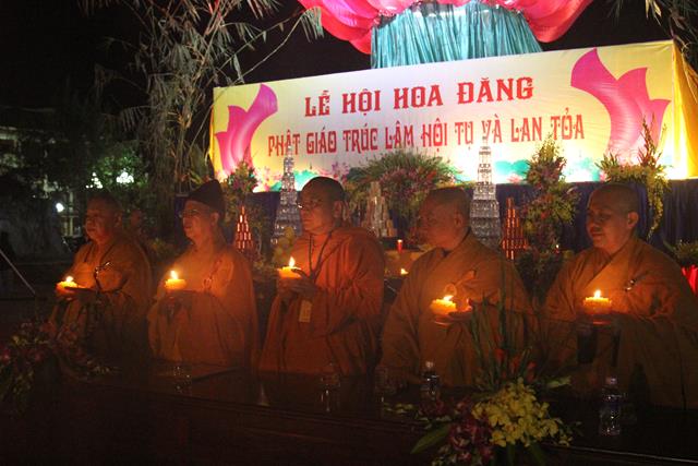 Thiêng liêng đêm hội hoa đăng “Phật giáo Trúc Lâm hội tụ và lan toả”