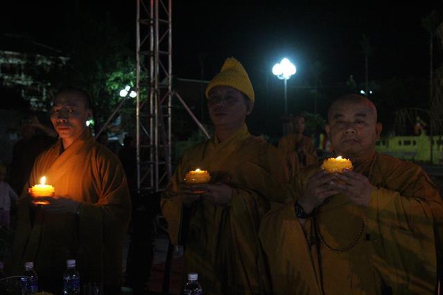 Thiêng liêng đêm hội hoa đăng “Phật giáo Trúc Lâm hội tụ và lan toả”