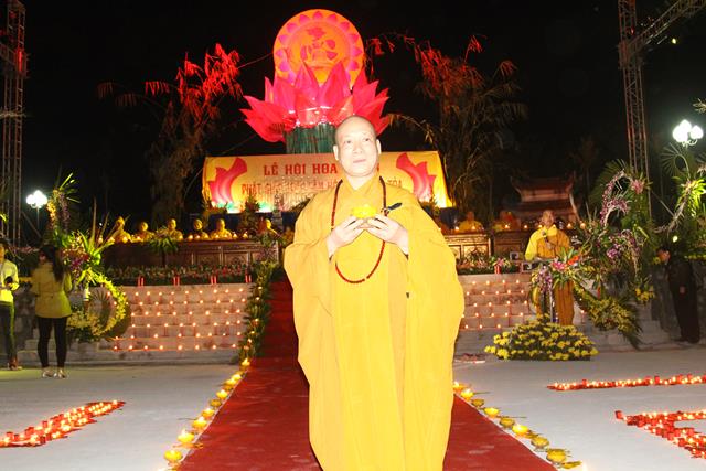 Thiêng liêng đêm hội hoa đăng “Phật giáo Trúc Lâm hội tụ và lan toả”