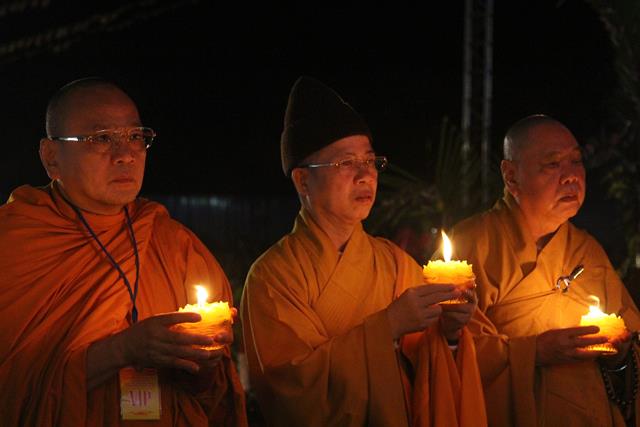 Thiêng liêng đêm hội hoa đăng “Phật giáo Trúc Lâm hội tụ và lan toả”