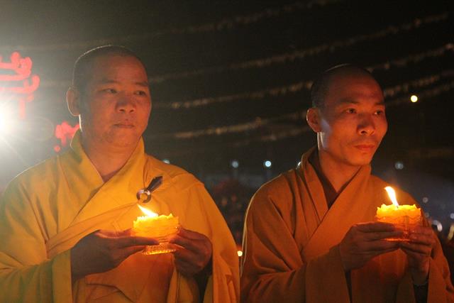 Thiêng liêng đêm hội hoa đăng “Phật giáo Trúc Lâm hội tụ và lan toả”