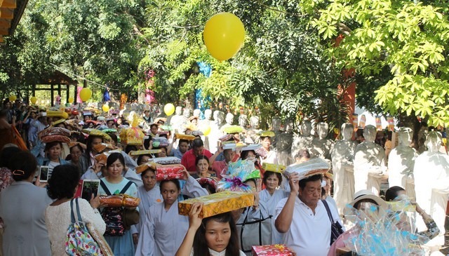 Đồng Nai: Đại lễ dâng Y Kathina  tại Thiền Viện Phước Sơn