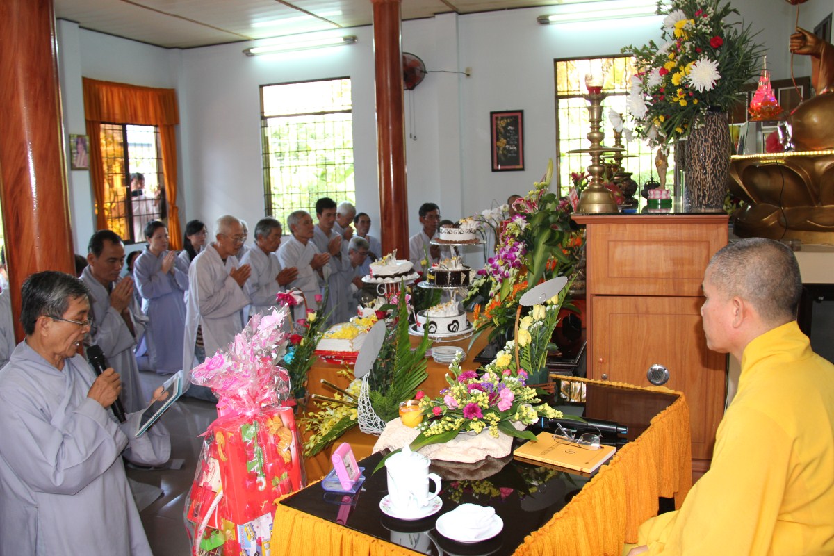 Thiền Tự Trúc Lâm Viên Giác-thành phố Nha Trang tổ chức Ngày “Hiến chương Nhà Giáo Việt Nam 2015”