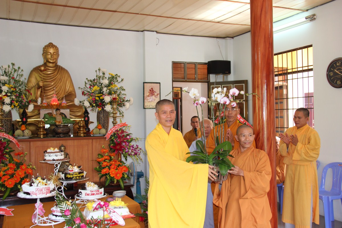 Thiền Tự Trúc Lâm Viên Giác-thành phố Nha Trang tổ chức Ngày “Hiến chương Nhà Giáo Việt Nam 2015”