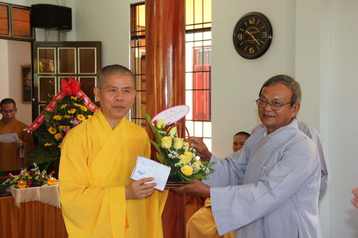 Thiền Tự Trúc Lâm Viên Giác-thành phố Nha Trang tổ chức Ngày “Hiến chương Nhà Giáo Việt Nam 2015”